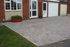 Herringbone pattern in standard red brindle from Formpave